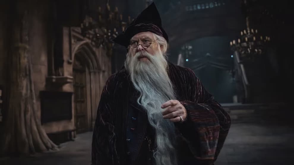 john-lithgow-as-albus-dumbledore-in-harry-potter-and-the-philosopher-s-stone