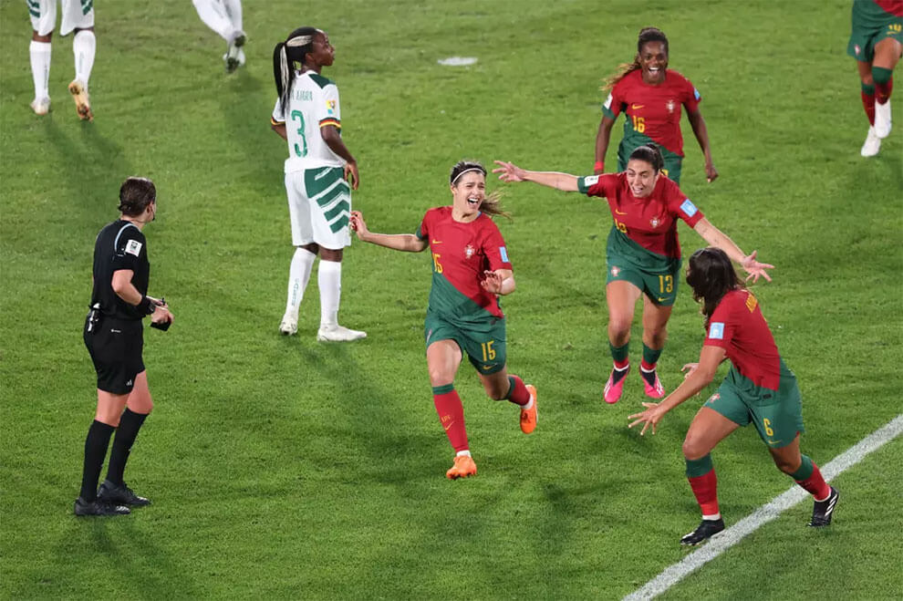 Costa fires Portugal to the finalsCarole Costa would then be the hero for Portugal in the Play-off Tournament, as her 94th-minute spot-kick sunk Cameroon and sent the Europeans through.