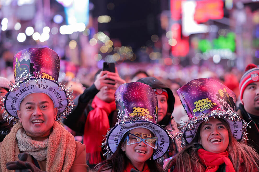 Revellers gather in Times Square during the celebrations of the New Year's Eve, in New York City. REUTERS/Andrew Kelly