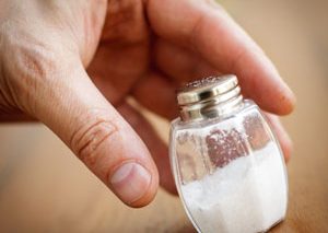 در روز چقدر نمک بخوریم؟