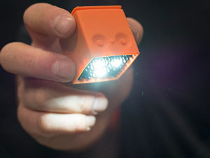 با مکعب نورانی Lume Cube، عکس‌های حرفه‌ای‌تری بگیرید! + ویدیو
