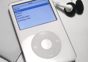 حذف بدون اطلاع برخی آهنگهای روی آیپاد کاربران توسط اپل