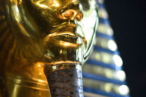 شکایت از وزارت آثار باستانی مصر در پی ترمیم ناشیانه ماسک طلای توت عنخ آمون