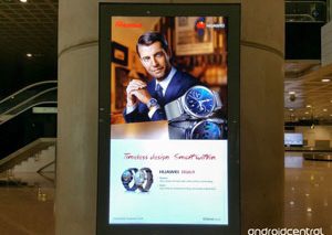 تبلیغی که اشتباهاً ساعت هوشمند Huawei را نشان داد
