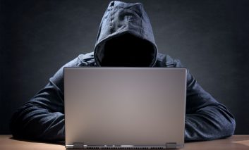 من آنلاینم...لطفاً مزاحم سایبری نشوید!
