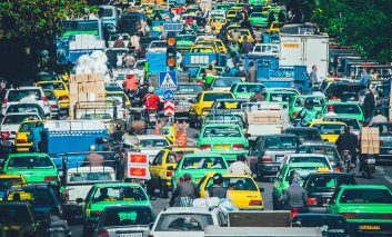فرضیه‌هایی برای ترافیک عجیب تهران