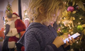 چگونه "کنترل والدین" را بر روی iPhone فرزندانتان اعمال کنید