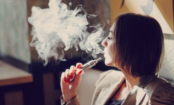 درباره سیگارهای الکتریکی این شایعات را بشنوید اما باور نکنید!