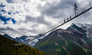 افتتاح بزرگترین پل معلق دنیا