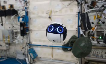 پهباد فضایی ژاپن، دوربینی کروی، بانمک و معلق در ایستگاه فضایی بین المللی است