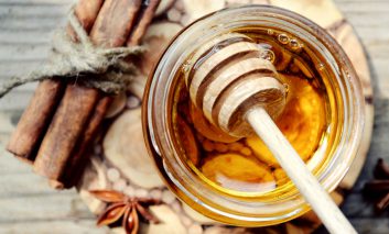 فوت‌وفن استفاده از ترکیب عسل و دارچین برای کاهش وزن