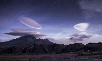 تصاویر خیره‌کننده از ابرهای بشقاب‌پرنده‌ای یوفو بر فراز آتشفشان‌ها