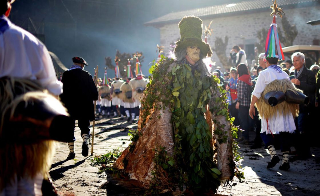 کارناوال ایتورن؛ جشنواره باستانی پاگان‌ها در اسپانیا!