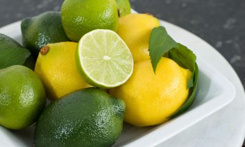 کدام مرکبات برای سم‌زدایی بدن بهتر است؟ لیموترش سبز یا لیموترش زرد؟