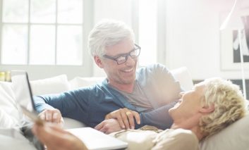۷ روش ساده برای نزدیک ماندن به شریک زندگی‌تان