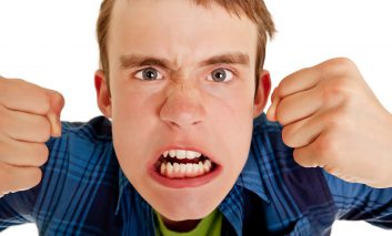 ۱۲ نکته برای کنترل خشم نوجوانان