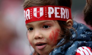 یک جام و یک جهان: فرانسه - پرو