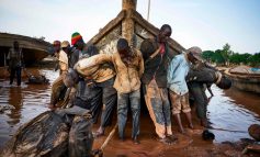 معادنی در بستر رودخانه: حفاری طاقت‌فرسای شن و ماسه در کشور مالی