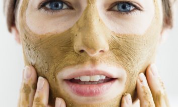 تهیه خانگی بهترین ماسک‌های صورت: پوست‌های خشک و ترک خورده