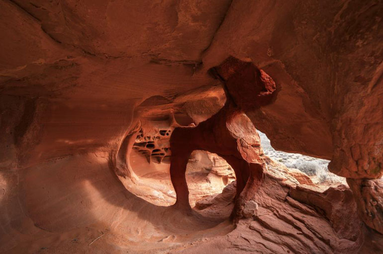 Valley of Fire cave, Nevada