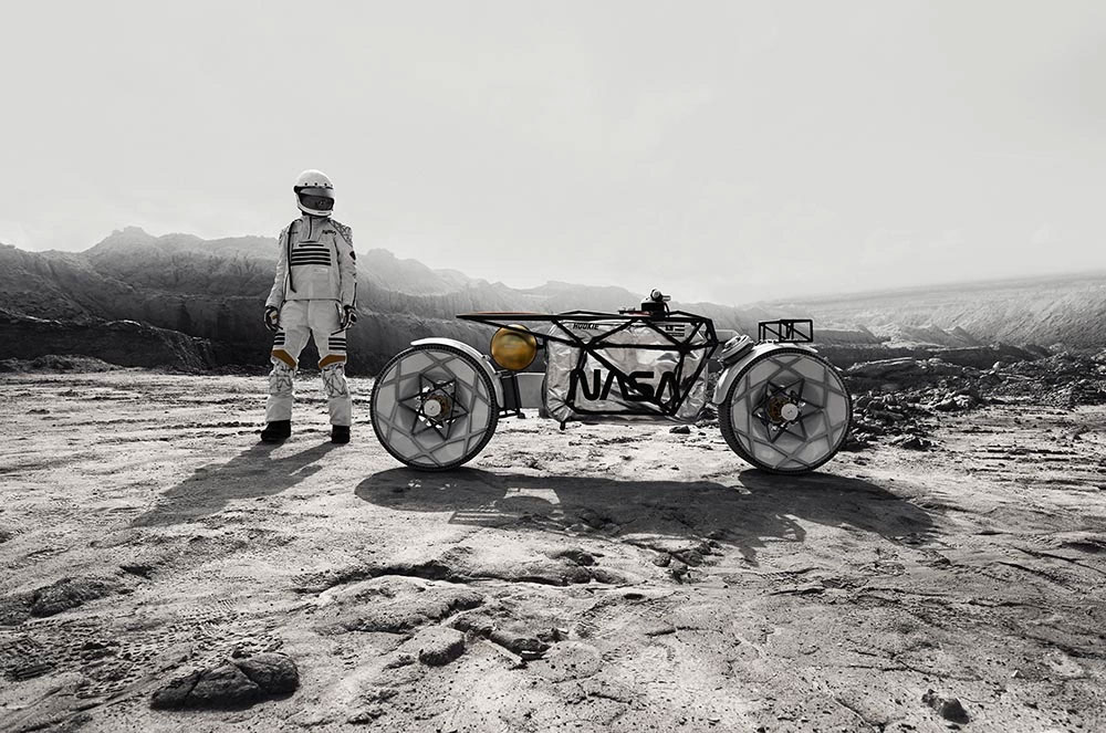 موتورسیکلت ماه‌نورد در موزه پترسن در کالیفرنیا نمایش داده خواهد شد