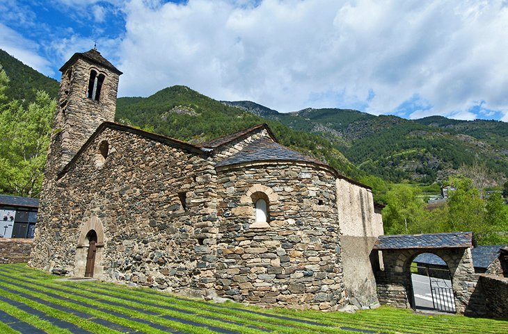 La Cortinada and the Church of Sant Martí