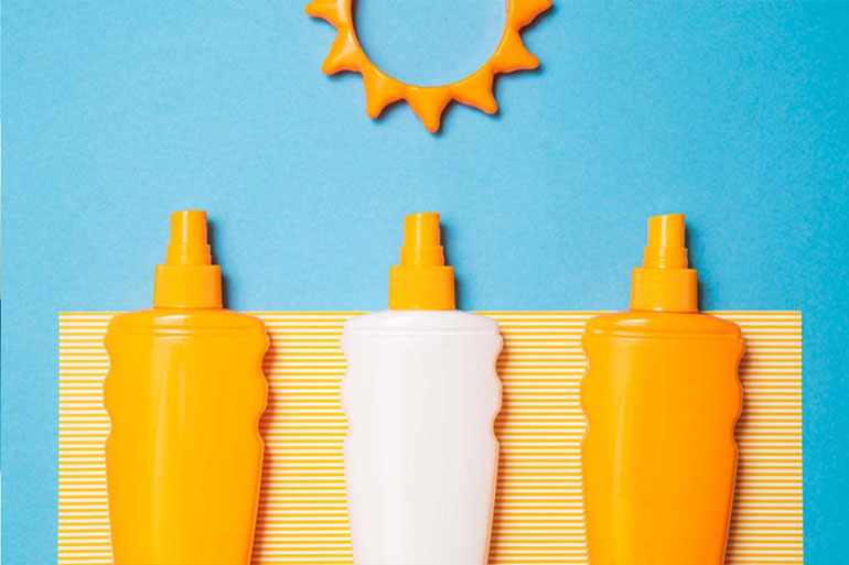 چرا استفاده از کرم ضد آفتاب در خانه واجب است؟