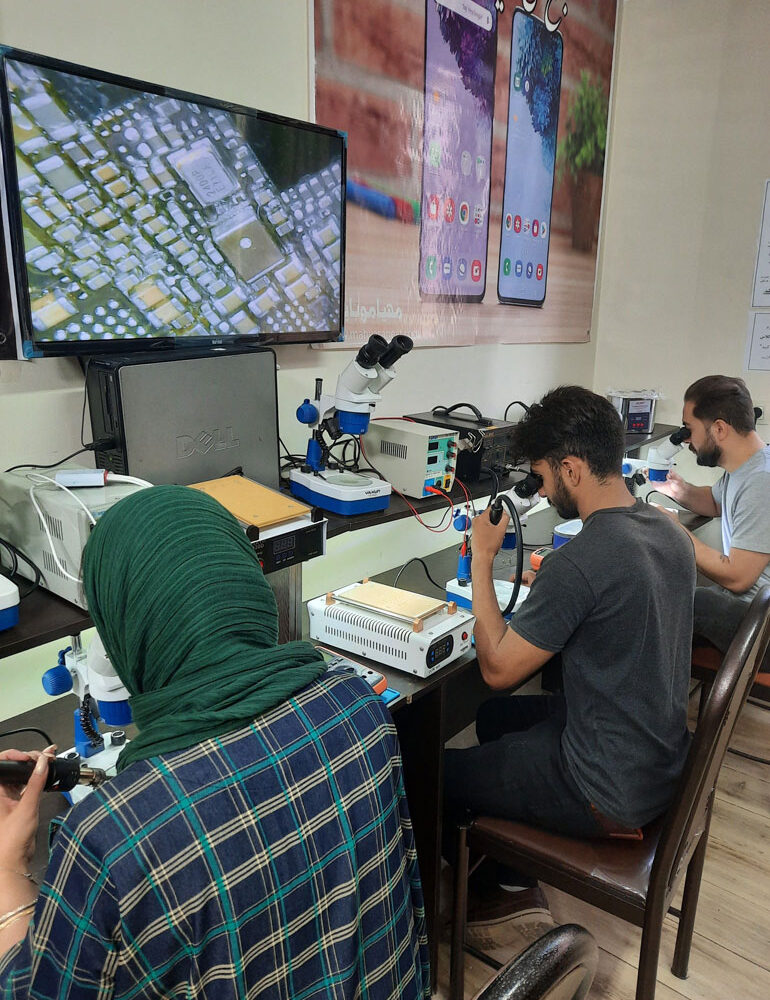 بهترین آموزشگاه تعمیرات موبایل