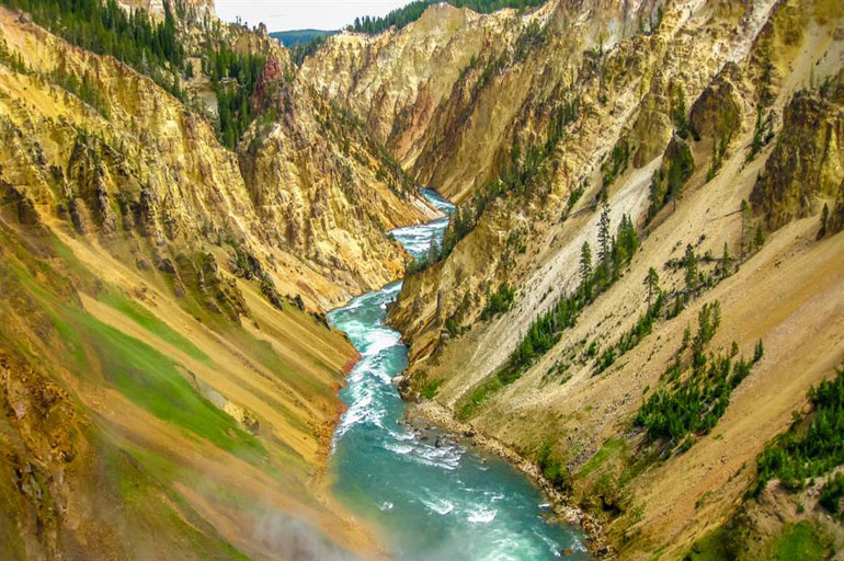 Yellowstone Falls, Wyoming, USA