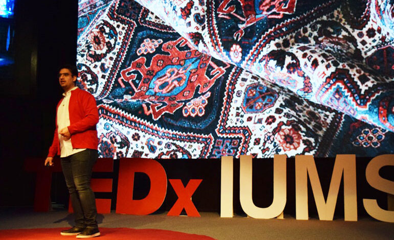 ارائه مدیر منابع انسانی بلوبانک با موضوع جای خالی تجربه مشتری در TEDxIUMS