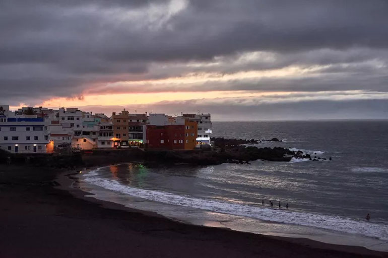 ساحل مشکی پلایا جاردین جزایر قناری کشور اسپانیا Playa Jardín, Tenerife, Spanish Canary Islands