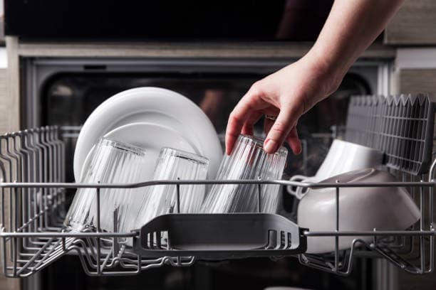 رعایت چیدمان ظرف‌ها در ماشین ظرفشویی