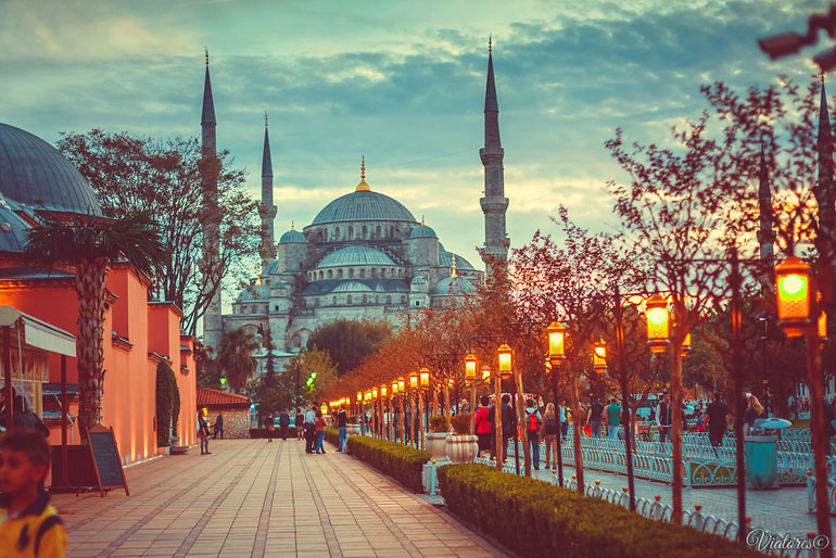 استانبول گردی کنیم یا به آنتالیا برویم؟