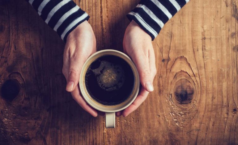کاهش خطر ابتلا به چاقی و دیابت با نوشیدن قهوه