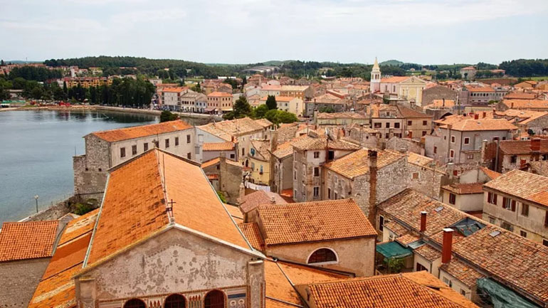 Poreč is a great alternative to Dubrovnic.Canva