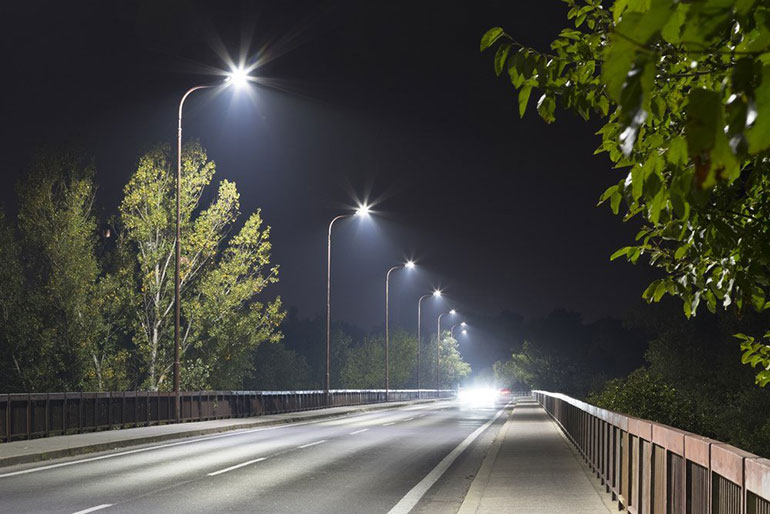 5 دلیل برای استفاده از چراغ خیابانی ال ای دی به جای چراغ های قدیمی