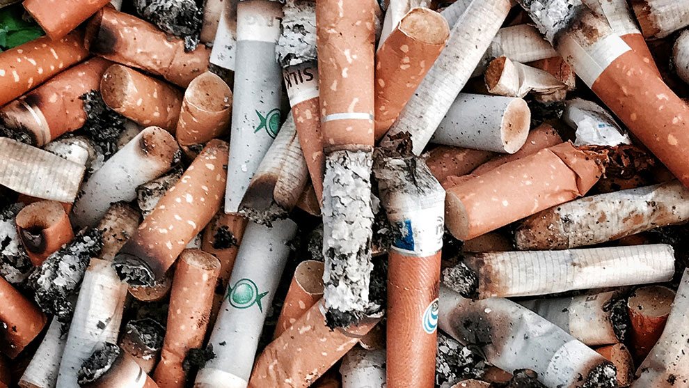 در برخی کشورها، سیگار کشیدن در برخی مکان‌ها ممنوع است، حتی اگر در مکان‌های عمومی قانونی باشد. Pixabay