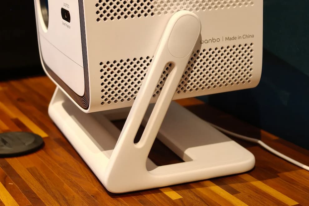 Wanbo-Vali-1-review-stand