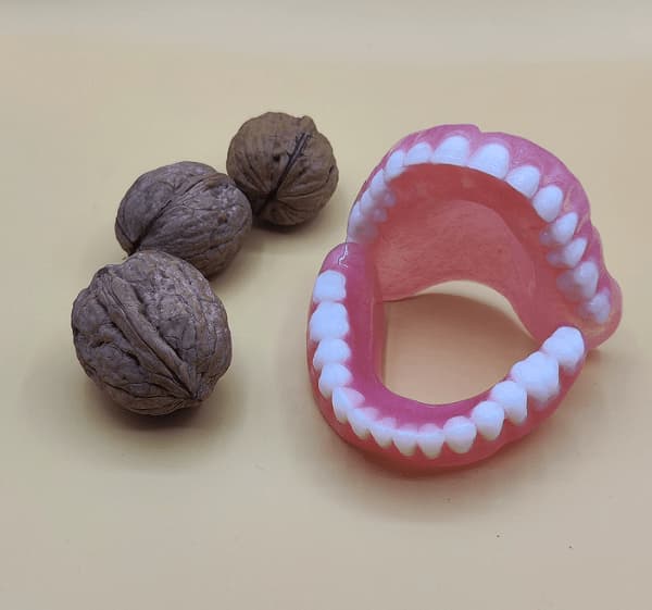 تعمیر دندان مصنوعی شکسته در اسپید