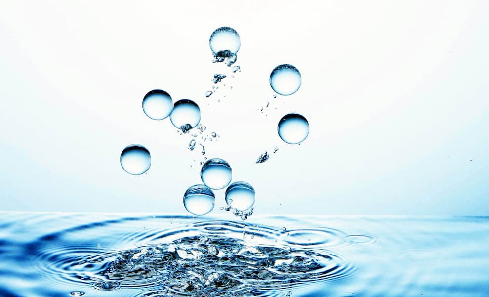 اکسیژن اتمی در آب