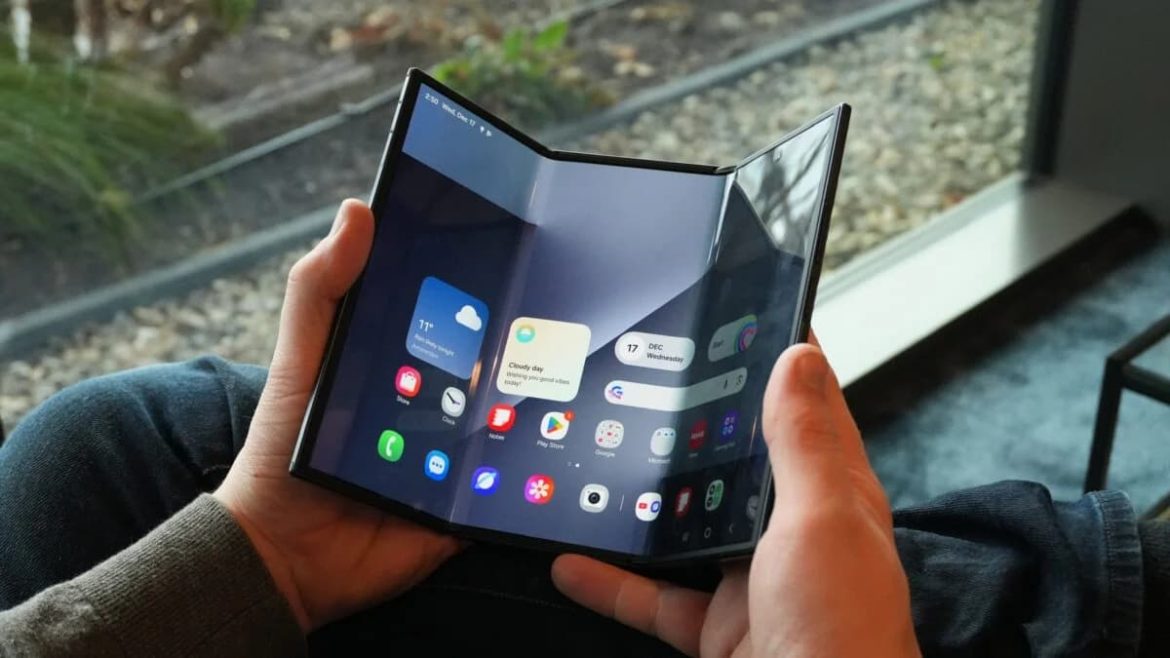 Galaxy Z TriFold